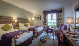 Отель Maldron Hotel & Leisure Centre, Oranmore Galway Оранмор Семейный номер (для 2 взрослых и 3 детей)-2